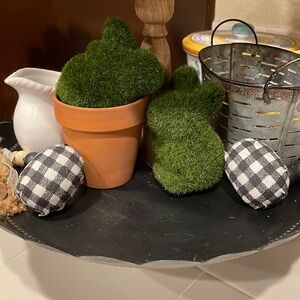 Farmhouse Easter Spring Decor